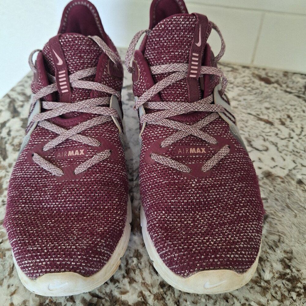 Nike AIRMAX Sequent Womens Sz. 8